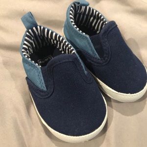 Boys sneakers